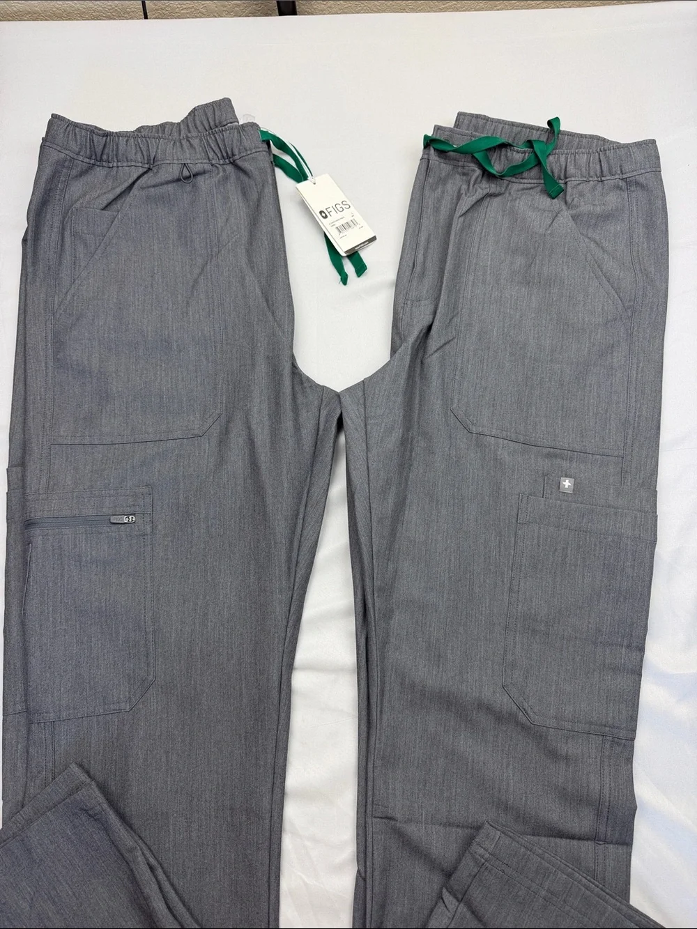 Figs Men's Cairo Cargo Scrub Pants  Graphite (2Pair)